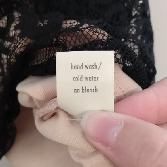 Twentyone Size Medium Women's Lacey Black And Tan Short Sleeve Shirt - Picture 5 of 9